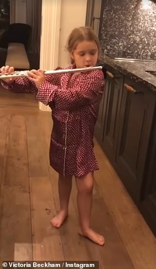 Tin vui nhà Beckham: Vợ chồng Brooklyn cuối cùng cũng chúc mừng sinh nhật em gái Harper rồi!- Ảnh 3. Tin vui nhà Beckham: Vợ chồng Brooklyn cuối cùng cũng chúc mừng sinh nhật em gái Harper rồi!- Ảnh 3.