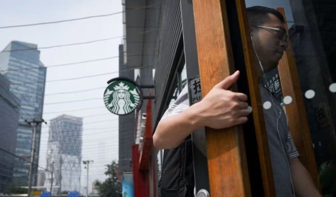 Starbucks bị chê đắt khi rao bán 10 tỷ USD cho hoạt động kinh doanh ở một nước Châu Á- Ảnh 2. Starbucks bị chê đắt khi rao bán 10 tỷ USD cho hoạt động kinh doanh ở một nước Châu Á- Ảnh 2.