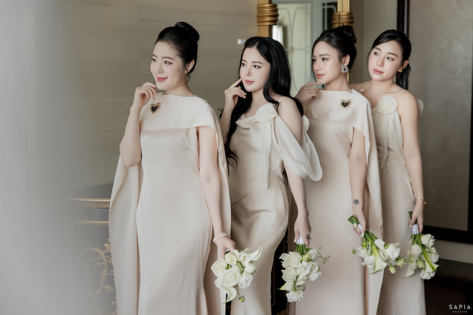 Sốc visual dàn phù rể giá hơn 30 tỷ trong đám cưới xa hoa của trung vệ ĐT Việt Nam và mẹ đơn thân- Ảnh 11. Sốc visual dàn phù rể giá hơn 30 tỷ trong đám cưới xa hoa của trung vệ ĐT Việt Nam và mẹ đơn thân- Ảnh 11.