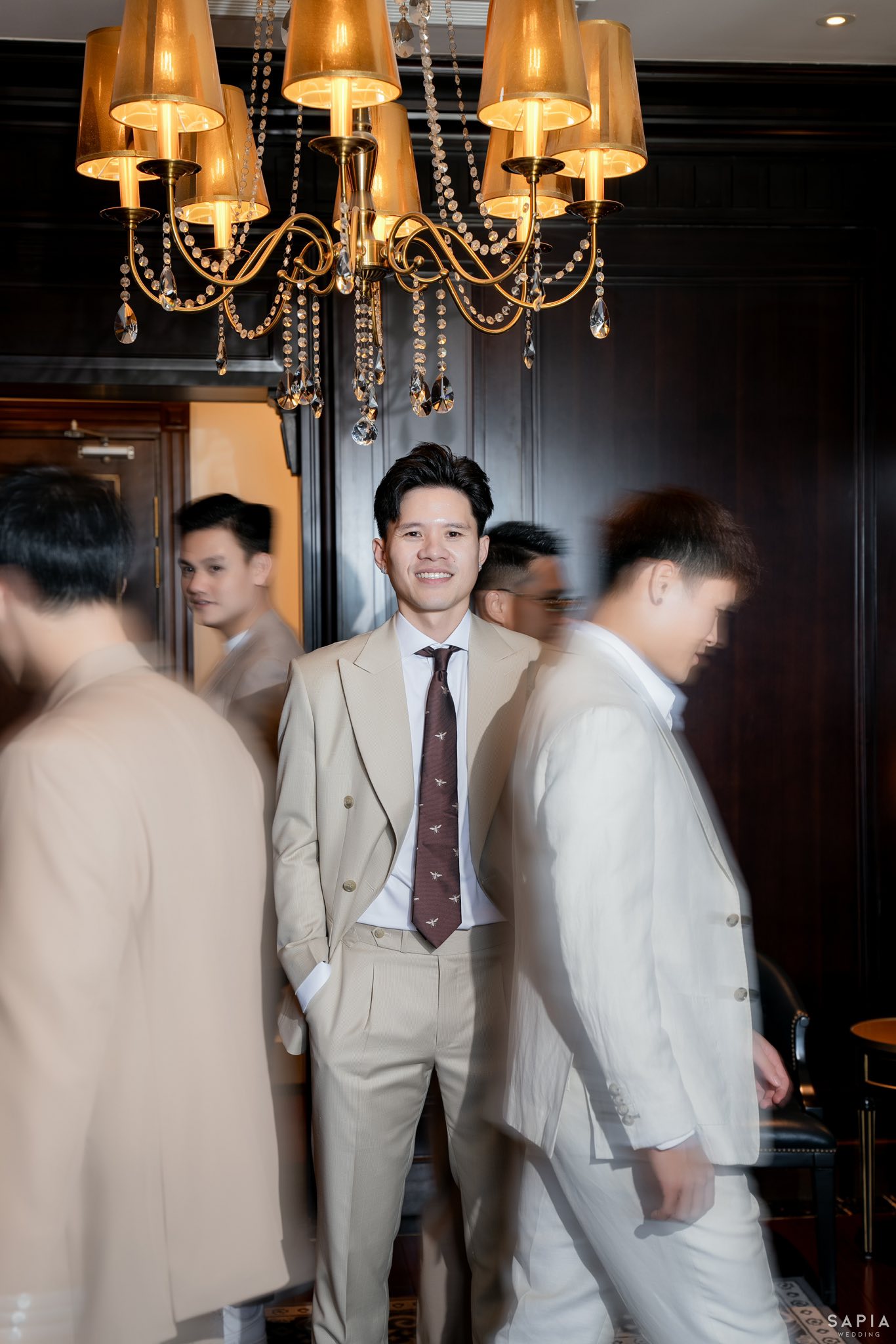 Sốc visual dàn phù rể giá hơn 30 tỷ trong đám cưới xa hoa của trung vệ ĐT Việt Nam và mẹ đơn thân- Ảnh 9. Sốc visual dàn phù rể giá hơn 30 tỷ trong đám cưới xa hoa của trung vệ ĐT Việt Nam và mẹ đơn thân- Ảnh 9.