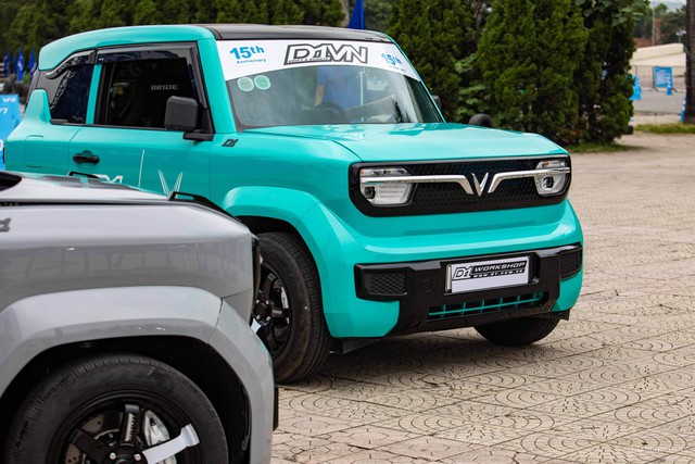 Hai chiếc VinFast VF 3 'đốt lốp' khét lẹt, có trang bị như xe đua: Thứ quan trọng nhất vẫn nguyên bản- Ảnh 7. Hai chiếc VinFast VF 3 'đốt lốp' khét lẹt, có trang bị như xe đua: Thứ quan trọng nhất vẫn nguyên bản- Ảnh 7.