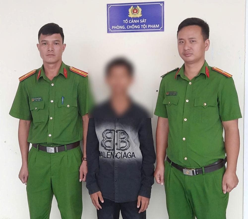 Lật tẩy mánh khóe chiếm đoạt tiền từ các chủ quán tạp hóa của thiếu niên sinh năm 2008- Ảnh 1. Lật tẩy mánh khóe chiếm đoạt tiền từ các chủ quán tạp hóa của thiếu niên sinh năm 2008- Ảnh 1.