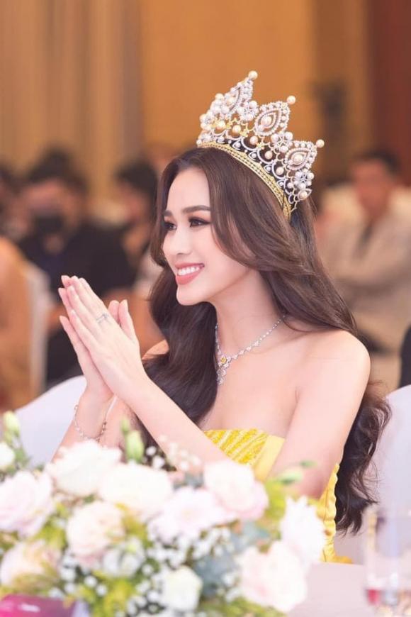 Tân Hoa hậu vừa đăng quang đã được đặt ngang Thanh Thủy, 2 người đẹp khác cũng được gọi tên- Ảnh 5. Tân Hoa hậu vừa đăng quang đã được đặt ngang Thanh Thủy, 2 người đẹp khác cũng được gọi tên- Ảnh 5.