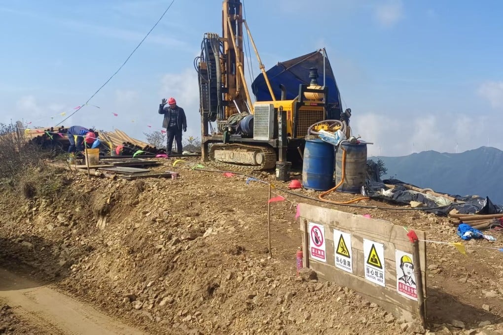 Một quốc gia phát hiện 38 mỏ 'kho báu' từ đầu năm - có loại được coi là 'vàng trắng', trữ lượng cả trăm triệu tấn- Ảnh 1. Một quốc gia phát hiện 38 mỏ 'kho báu' từ đầu năm - có loại được coi là 'vàng trắng', trữ lượng cả trăm triệu tấn- Ảnh 1.
