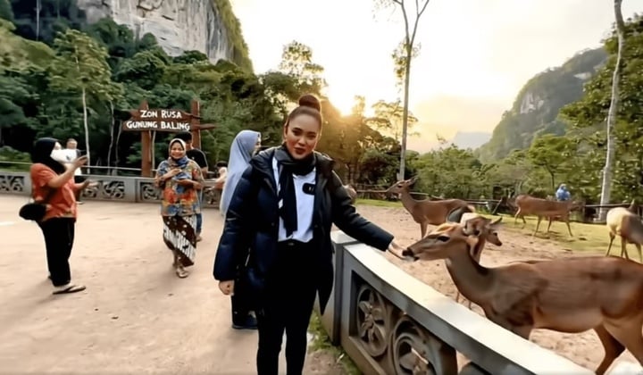 Đi du lịch theo video mà AI tạo ra, cặp đôi bị lừa tới địa điểm không có thật- Ảnh 3. Đi du lịch theo video mà AI tạo ra, cặp đôi bị lừa tới địa điểm không có thật- Ảnh 3.