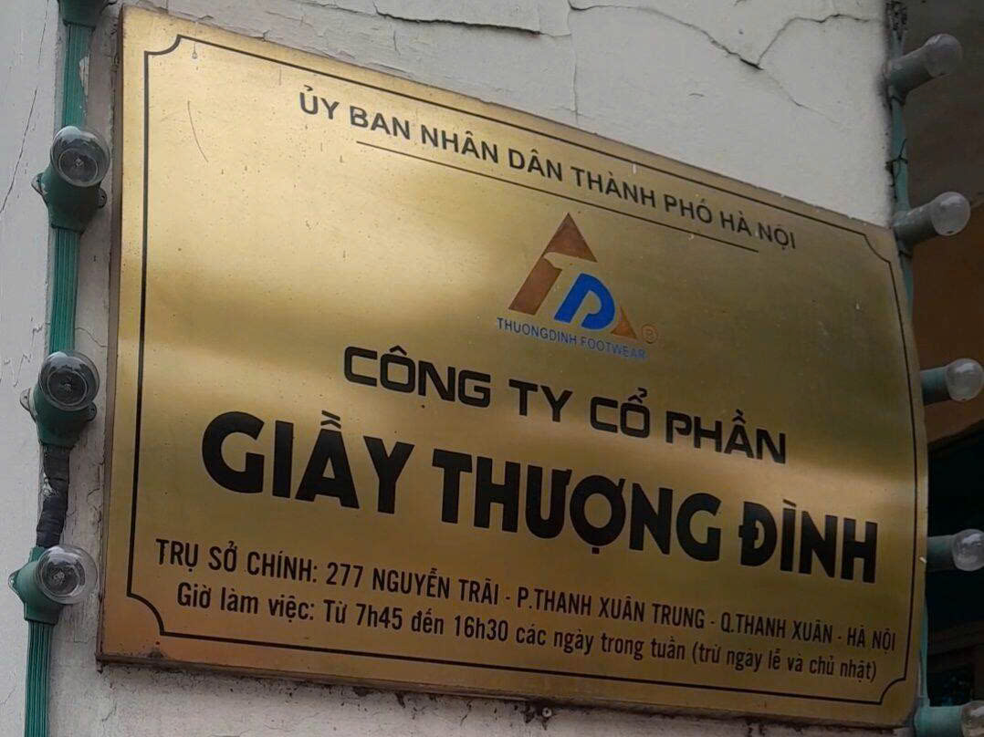Giầy Thượng Đình 15 tháng chưa đóng bảo hiểm cho người lao động- Ảnh 1. Giầy Thượng Đình 15 tháng chưa đóng bảo hiểm cho người lao động- Ảnh 1.