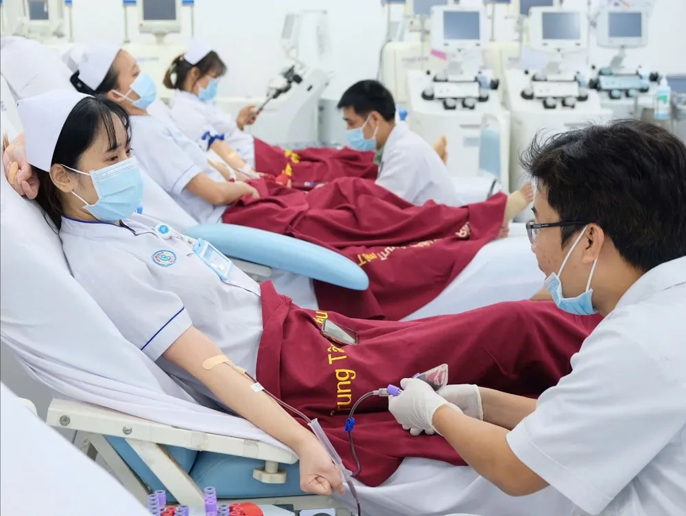 Kho máu giảm, nhiều bệnh viện kêu gọi hiến máu- Ảnh 1. Kho máu giảm, nhiều bệnh viện kêu gọi hiến máu- Ảnh 1.