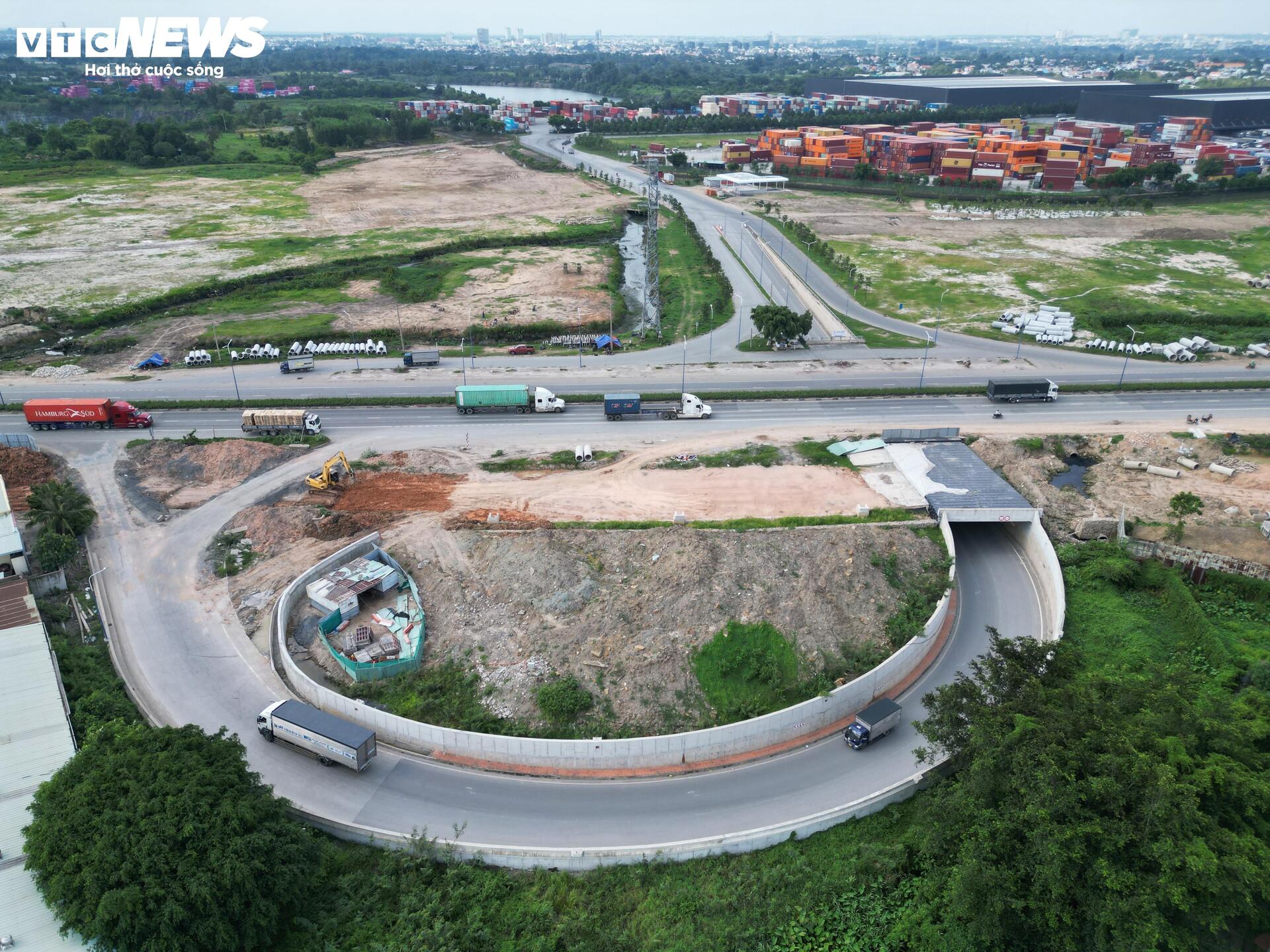 Cận cảnh tuyến Metro sẽ nối khu công nghiệp lớn nhất nước với trung tâm TP.HCM- Ảnh 8. Cận cảnh tuyến Metro sẽ nối khu công nghiệp lớn nhất nước với trung tâm TP.HCM- Ảnh 8.