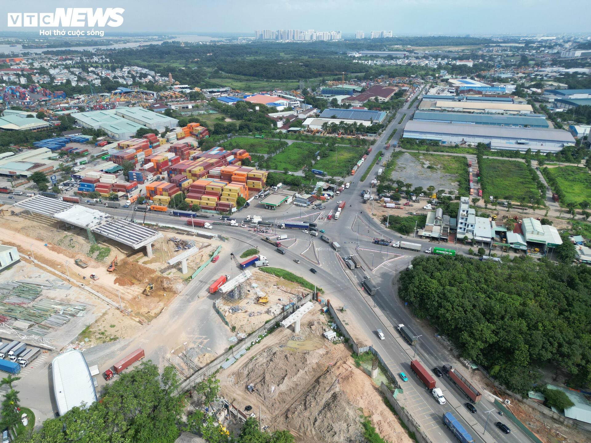 Cận cảnh tuyến Metro sẽ nối khu công nghiệp lớn nhất nước với trung tâm TP.HCM- Ảnh 7. Cận cảnh tuyến Metro sẽ nối khu công nghiệp lớn nhất nước với trung tâm TP.HCM- Ảnh 7.