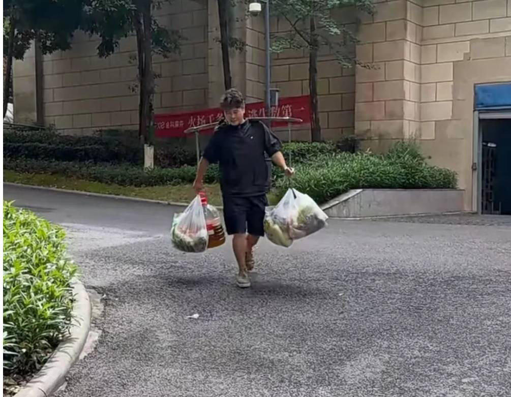 Cập nhật khối nghỉ hè: 16 cháu một bữa ăn hết 8kg gao, 4kg thịt, hàng chục cân hoa quả; tiêu tốn 200 triệu chỉ trong 2 tháng- Ảnh 2. Cập nhật khối nghỉ hè: 16 cháu một bữa ăn hết 8kg gao, 4kg thịt, hàng chục cân hoa quả; tiêu tốn 200 triệu chỉ trong 2 tháng- Ảnh 2.