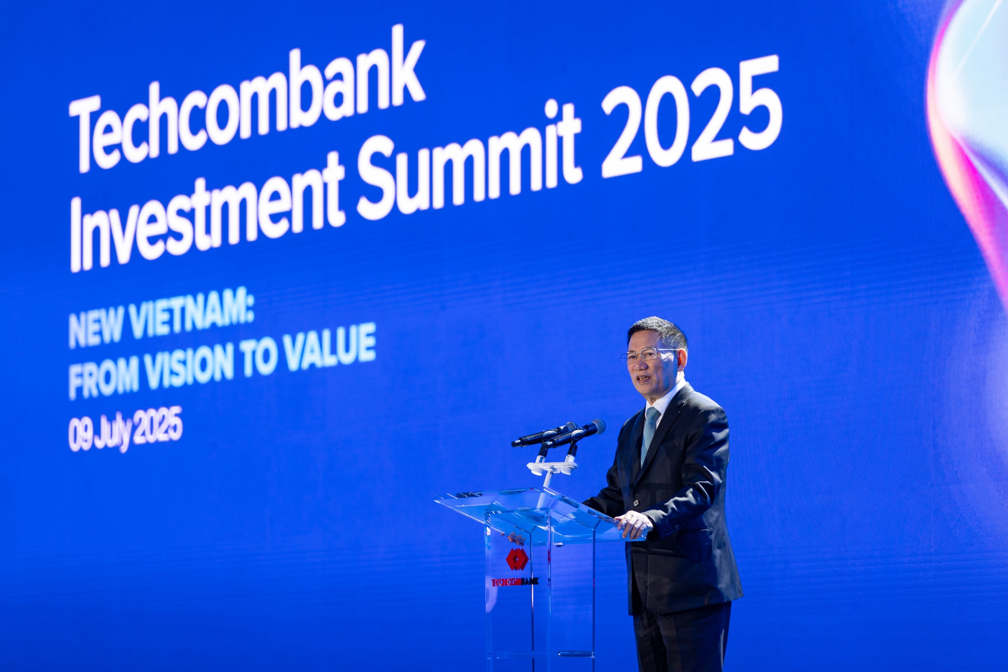 Hội nghị Đầu tư Techcombank 2025: Chính phủ, ngân hàng, doanh nghiệp và nhà đầu tư đồng lòng đưa Việt Nam tăng trưởng hai con số, bước vào kỷ nguyên vươn mình- Ảnh 2.