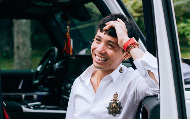 Soi profile 3 thiếu gia ngành nhựa đình đám showbiz Việt: Lấy vợ cực phẩm, học vấn thế nào?- Ảnh 3. Soi profile 3 thiếu gia ngành nhựa đình đám showbiz Việt: Lấy vợ cực phẩm, học vấn thế nào?- Ảnh 3.