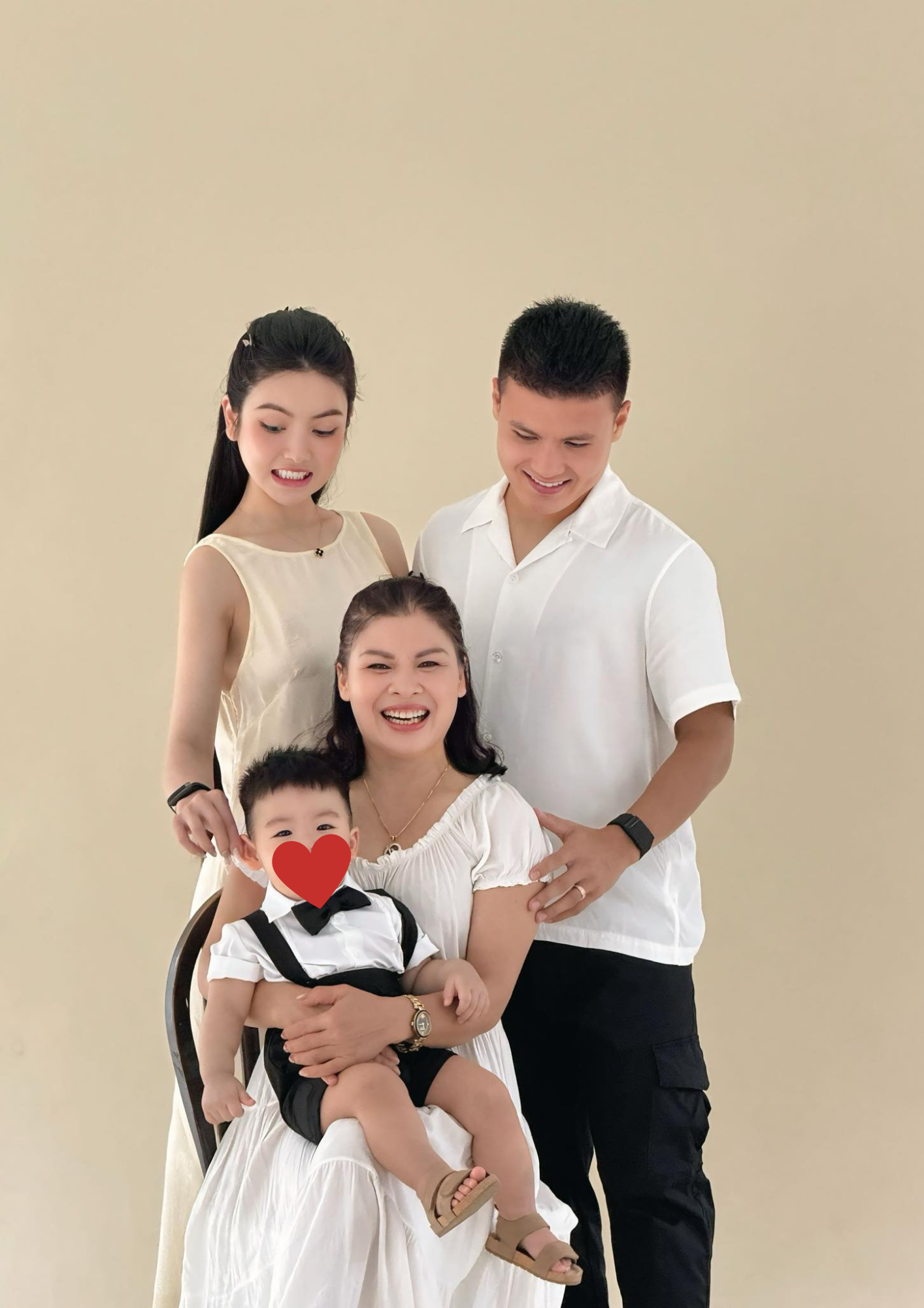 Quang Hải - Chu Thanh Huyền tung ảnh nét căng như poster phim, mừng sinh nhật đầu tiên của cậu quý tử Lido- Ảnh 3. Quang Hải - Chu Thanh Huyền tung ảnh nét căng như poster phim, mừng sinh nhật đầu tiên của cậu quý tử Lido- Ảnh 3.