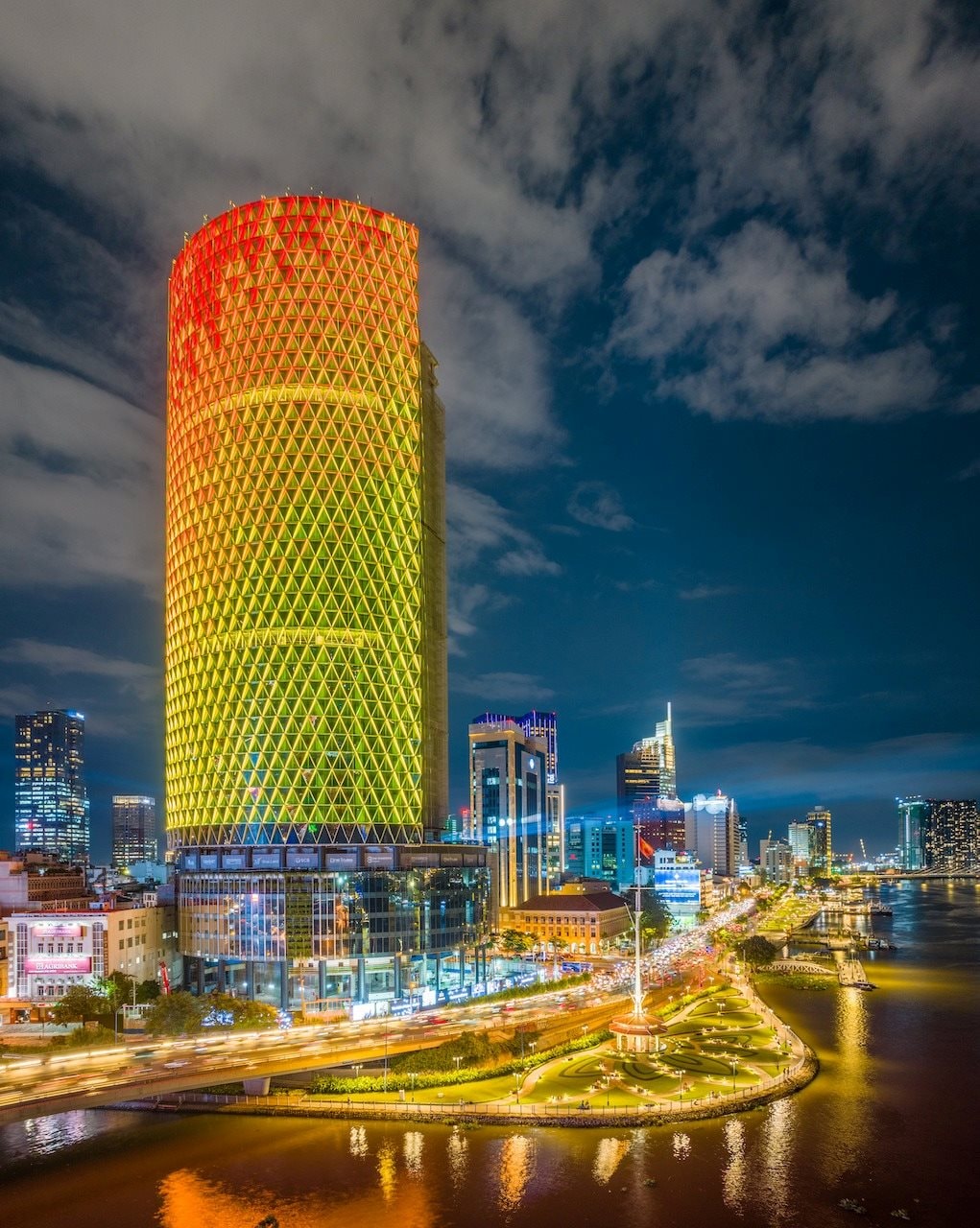 114.000 tỷ đầu tư cho 'chọc trời' và những 'ông lớn' đứng sau các tòa tháp cao nhất Việt Nam- Ảnh 8. 114.000 tỷ đầu tư cho 'chọc trời' và những 'ông lớn' đứng sau các tòa tháp cao nhất Việt Nam- Ảnh 8.