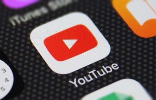 YouTube tung "cú đấm thép", tắt kiếm tiền với một loại nội dung mà nhà nhà đang đua nhau làm- Ảnh 2. YouTube tung "cú đấm thép", tắt kiếm tiền với một loại nội dung mà nhà nhà đang đua nhau làm- Ảnh 2.