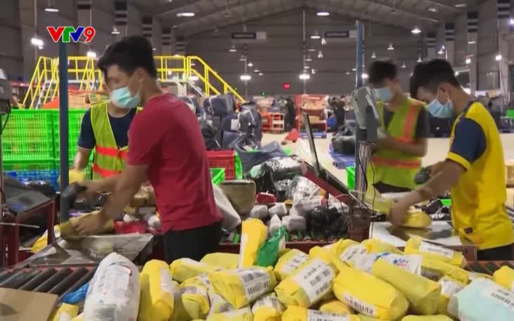 Thu thế VAT tự động với hàng nhập khẩu qua chuyển phát nhanh có giá trị dưới 1 triệu đồng Thu thế VAT tự động với hàng nhập khẩu qua chuyển phát nhanh có giá trị dưới 1 triệu đồng