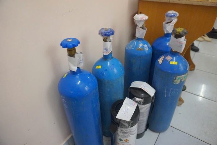 Công an TP HCM khám xét 4 địa điểm, tạm giữ khẩn cấp 31 người- Ảnh 2. Công an TP HCM khám xét 4 địa điểm, tạm giữ khẩn cấp 31 người- Ảnh 2.