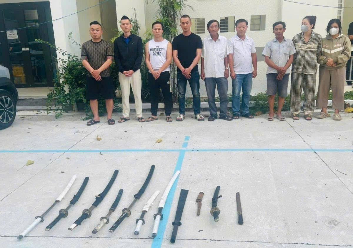 Triệt phá đường dây tín dụng đen tại Đà Nẵng, thu giữ nhiều giấy vay tiền, sổ đỏ- Ảnh 1.