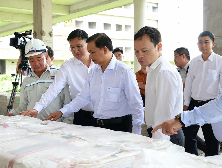 Chủ tịch UBND TP. Cần Thơ kiểm tra dự án nghìn tỷ bỏ hoang- Ảnh 1. Chủ tịch UBND TP. Cần Thơ kiểm tra dự án nghìn tỷ bỏ hoang- Ảnh 1.