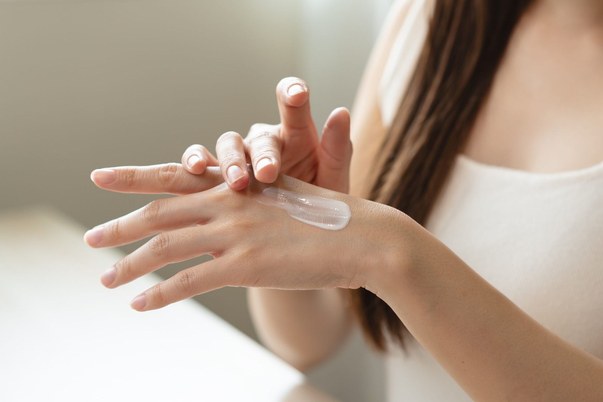 6 sai lầm về lối sống khiến da bị hút cạn collagen, nhăn nheo kéo đầy: Làm 4 việc chống lão hóa, da trẻ thấy rõ mà không tốn kém- Ảnh 1. 6 sai lầm về lối sống khiến da bị hút cạn collagen, nhăn nheo kéo đầy: Làm 4 việc chống lão hóa, da trẻ thấy rõ mà không tốn kém- Ảnh 1.
