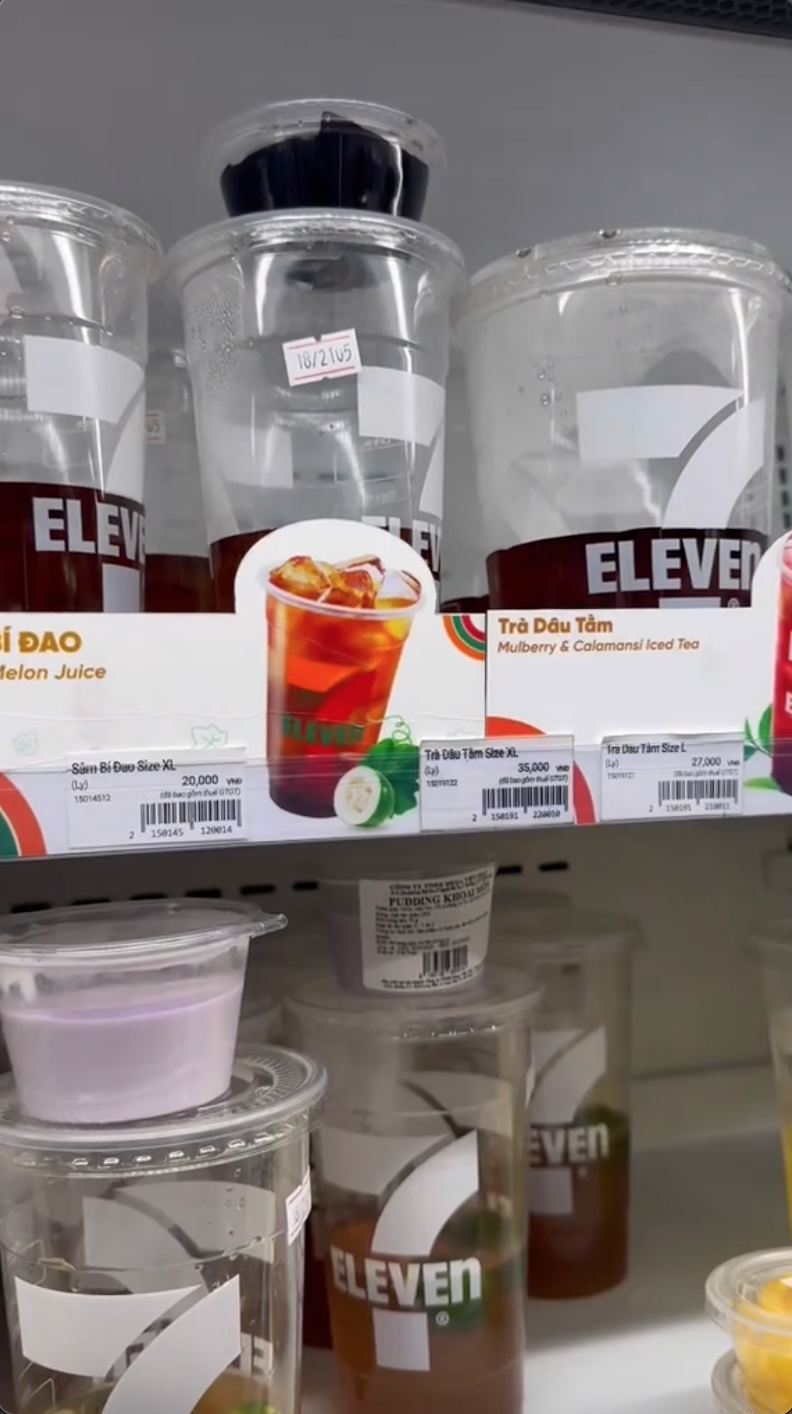 Du khách Thái lần đầu vào 7-Eleven tại Việt Nam: Du khách Thái lần đầu vào 7-Eleven tại Việt Nam: