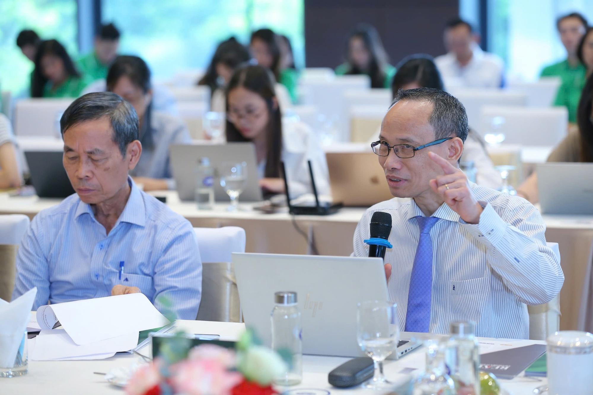 TS. Cấn Văn Lực: Giá bất động sản tại Hà Nội tăng nhanh hơn TP.HCM nhưng dư địa tăng giá sẽ không bằng TP.HCM sau khi sáp nhập- Ảnh 2. TS. Cấn Văn Lực: Giá bất động sản tại Hà Nội tăng nhanh hơn TP.HCM nhưng dư địa tăng giá sẽ không bằng TP.HCM sau khi sáp nhập- Ảnh 2.