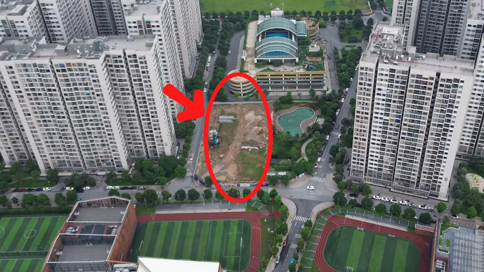 Bãi đỗ xe có giá hàng trăm triệu/slot tại Vinhomes khiến dân mạng há hốc: Chỗ đỗ xe cũng có thể đầu tư sinh lời!- Ảnh 1.