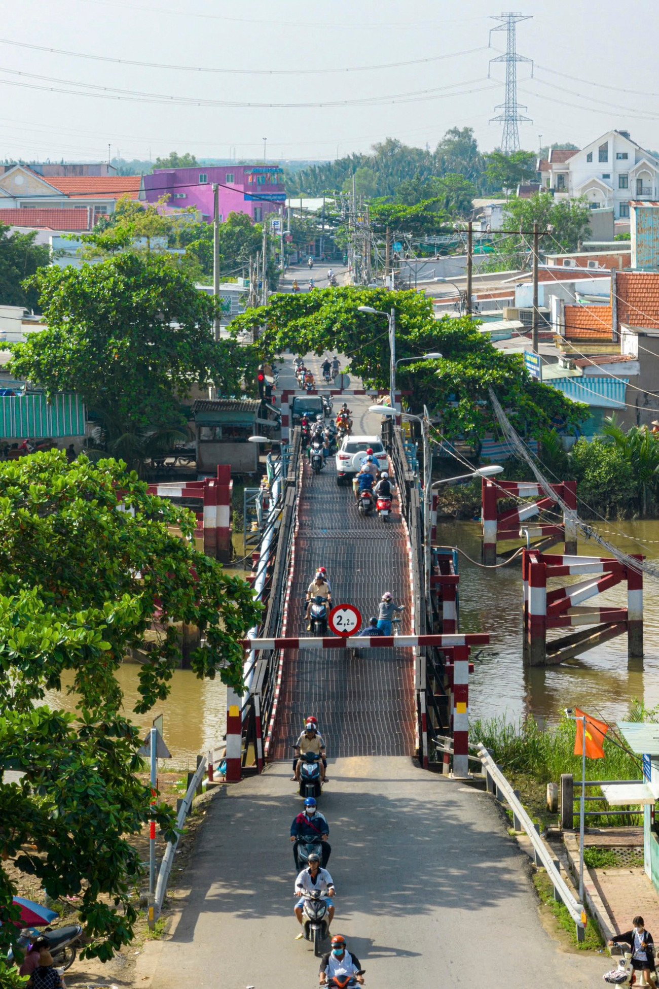 Nhìn lại cầu sắt hơn 50 năm tuổi, đi phải 'canh lượt tránh nhau' ở TPHCM- Ảnh 2. Nhìn lại cầu sắt hơn 50 năm tuổi, đi phải 'canh lượt tránh nhau' ở TPHCM- Ảnh 2.