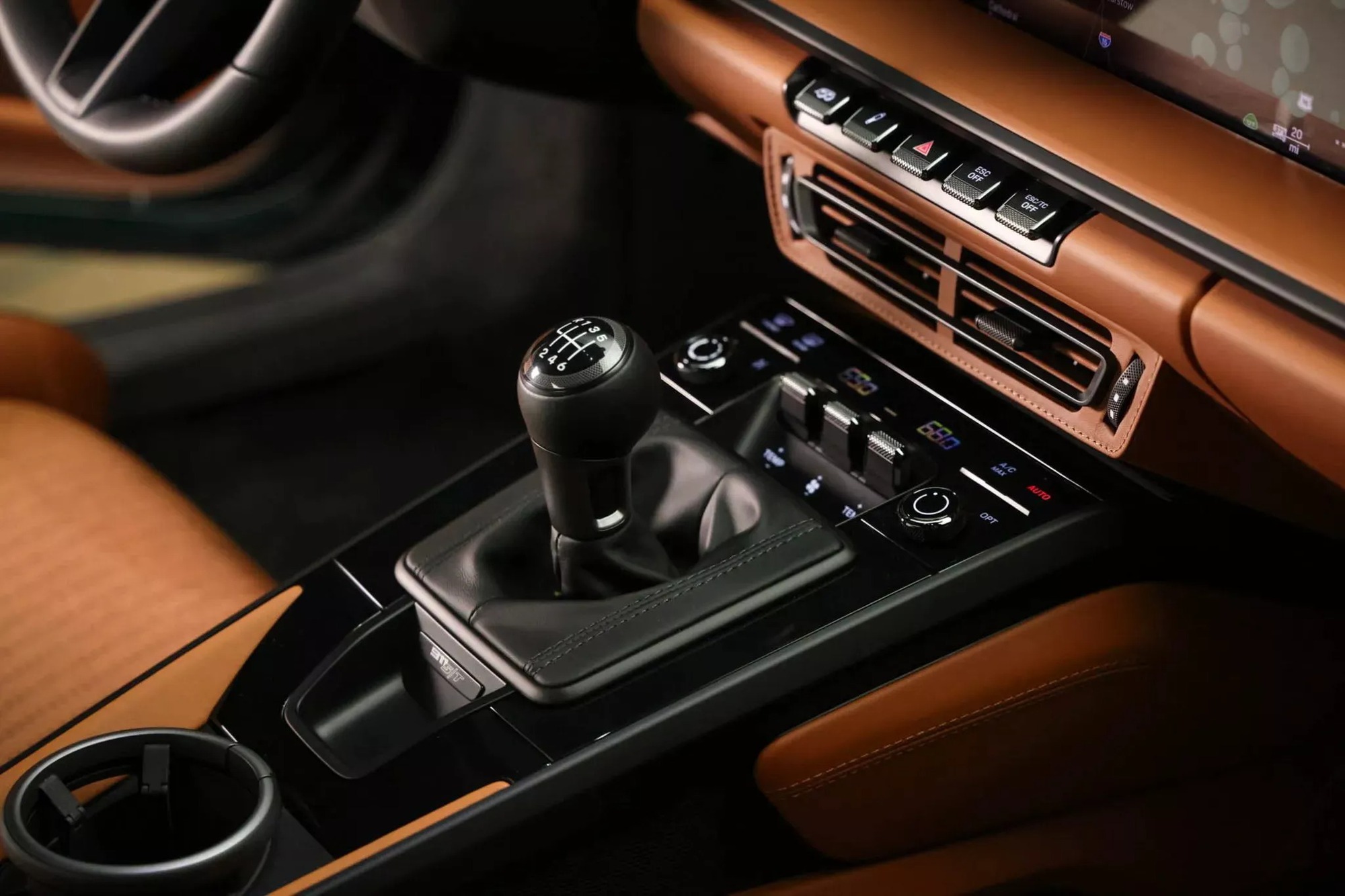 Kiếm tiền siêu dễ nếu biết cách: Một người mua một chiếc xe, chạy hơn 1.200 km rồi bán lại thu lời hơn 11 tỷ đồng- Ảnh 8. Kiếm tiền siêu dễ nếu biết cách: Một người mua một chiếc xe, chạy hơn 1.200 km rồi bán lại thu lời hơn 11 tỷ đồng- Ảnh 8.