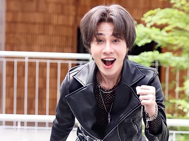 Vụ kiện đòi con của ca sĩ J-97 tiếp tục căng thẳng- Ảnh 1. Vụ kiện đòi con của ca sĩ J-97 tiếp tục căng thẳng- Ảnh 1.