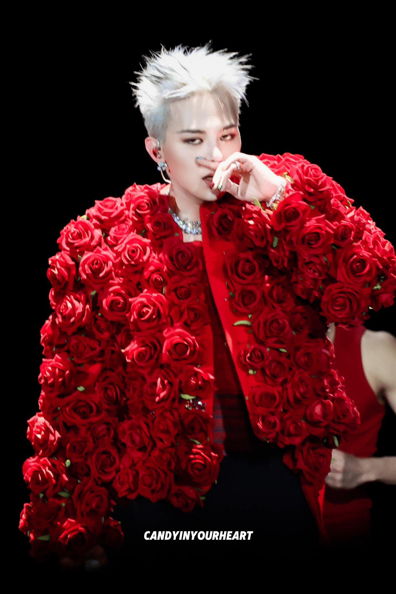 Đại hội sao tại concert G-Dragon: Bạn thân Lee Soo Hyuk bay đến tận nơi, Giả Tịnh Văn và bạn thân Từ Hy Viên bị "ném đá" chiêu trò- Ảnh 16. Đại hội sao tại concert G-Dragon: Bạn thân Lee Soo Hyuk bay đến tận nơi, Giả Tịnh Văn và bạn thân Từ Hy Viên bị "ném đá" chiêu trò- Ảnh 16.