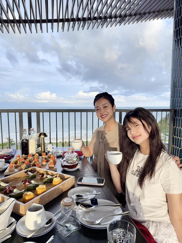 Ái nữ nhà Jennifer Phạm gây sốt ở tuổi 11: Được khen xinh đẹp như hoa hậu, nhìn phong cách đúng chuẩn "tiểu thư nhà giàu"- Ảnh 1. Ái nữ nhà Jennifer Phạm gây sốt ở tuổi 11: Được khen xinh đẹp như hoa hậu, nhìn phong cách đúng chuẩn "tiểu thư nhà giàu"- Ảnh 1.