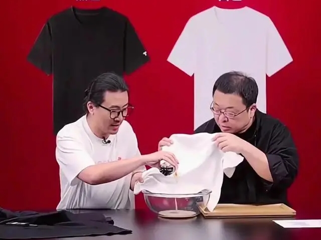AI đóng giả cựu CEO công nghệ nổi tiếng livestream thu gần 200 tỷ trong 6 tiếng- Ảnh 5. AI đóng giả cựu CEO công nghệ nổi tiếng livestream thu gần 200 tỷ trong 6 tiếng- Ảnh 5.