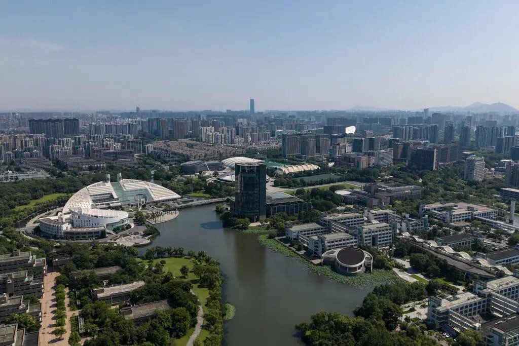 Ngôi làng tề tựu toàn "nhân sĩ giang hồ" ở Hàng Châu: Kế hoạch của Trung Quốc thành hay bại nằm cả ở đây?- Ảnh 3. Ngôi làng tề tựu toàn "nhân sĩ giang hồ" ở Hàng Châu: Kế hoạch của Trung Quốc thành hay bại nằm cả ở đây?- Ảnh 3.