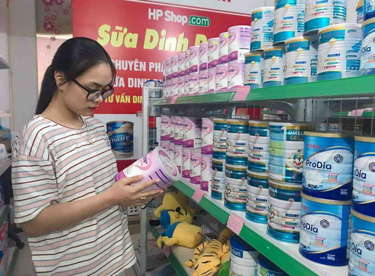 Nhập khẩu sữa ngoại tăng mạnh- Ảnh 1. Nhập khẩu sữa ngoại tăng mạnh- Ảnh 1.
