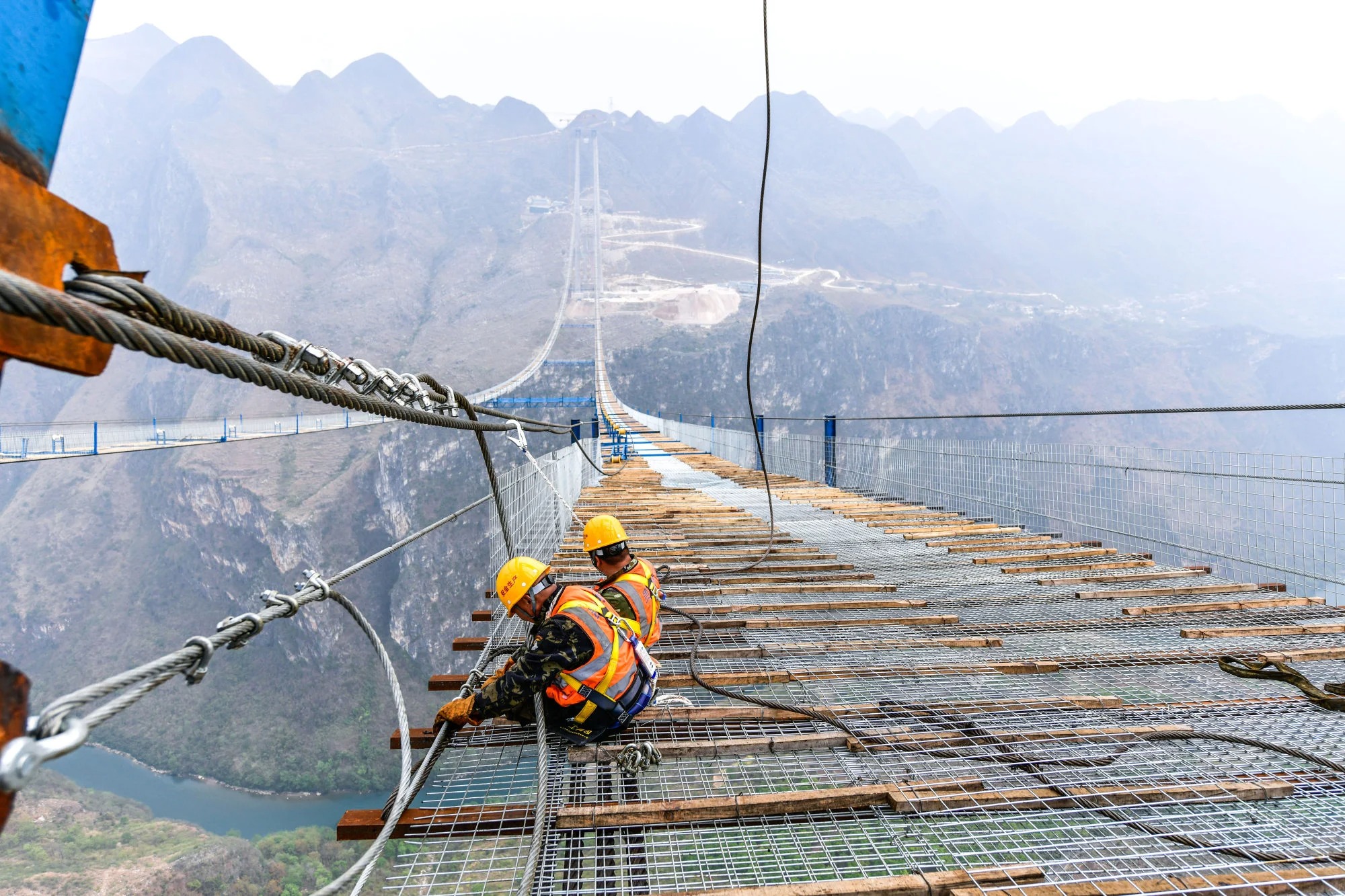 Quân bài "lạ" của Trung Quốc khi thương chiến với Mỹ: Cược vào tỉnh nghèo, vốn là phên giậu chống giặc- Ảnh 1. Quân bài "lạ" của Trung Quốc khi thương chiến với Mỹ: Cược vào tỉnh nghèo, vốn là phên giậu chống giặc- Ảnh 1.