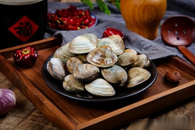 Rửa ngao dùng nước muối hay dầu ăn cũng không sạch, ngư dân chỉ 1 mẹo khiến ngao nhả sạch bùn cát- Ảnh 1. Rửa ngao dùng nước muối hay dầu ăn cũng không sạch, ngư dân chỉ 1 mẹo khiến ngao nhả sạch bùn cát- Ảnh 1.