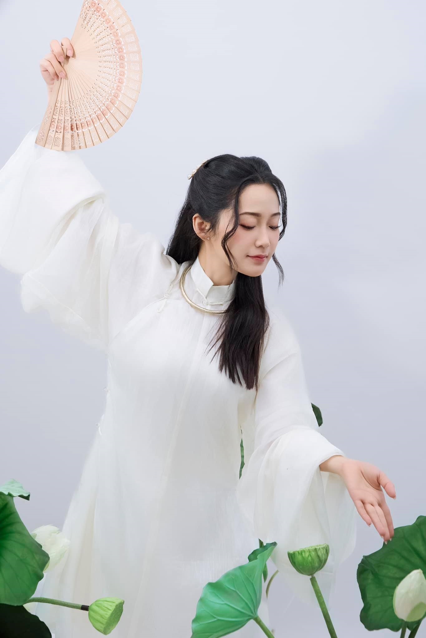 Sao nhí Kính Vạn Hoa dậy thì thành công sau 20 năm, cả nhan sắc lẫn học vấn đều trên cả tuyệt vời- Ảnh 9. Sao nhí Kính Vạn Hoa dậy thì thành công sau 20 năm, cả nhan sắc lẫn học vấn đều trên cả tuyệt vời- Ảnh 9.