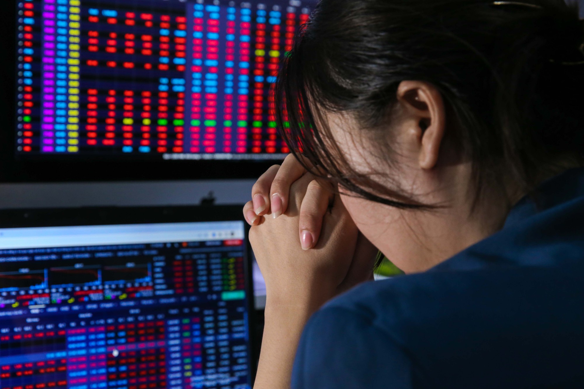 VN-Index lập đỉnh, tài khoản chứng khoán nhiều nhà đầu tư vẫn "chưa về bờ"- Ảnh 2. VN-Index lập đỉnh, tài khoản chứng khoán nhiều nhà đầu tư vẫn "chưa về bờ"- Ảnh 2.