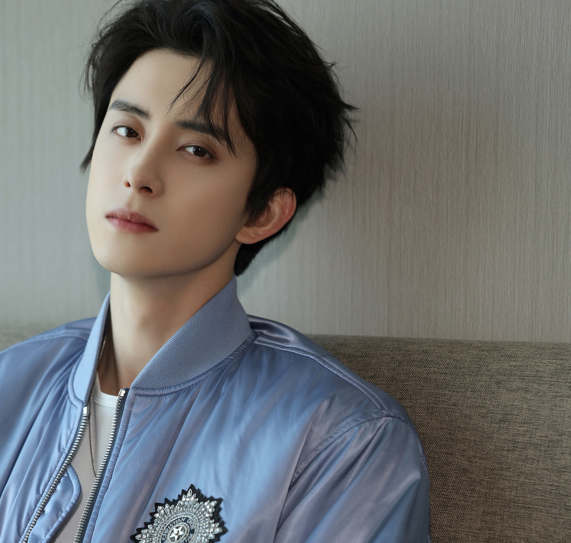 Mỹ nhân cứ đóng phim với ai là người đó đổi đời thành sao hạng A, đẹp như búp bê còn có số vượng phu quá đỉnh- Ảnh 8.