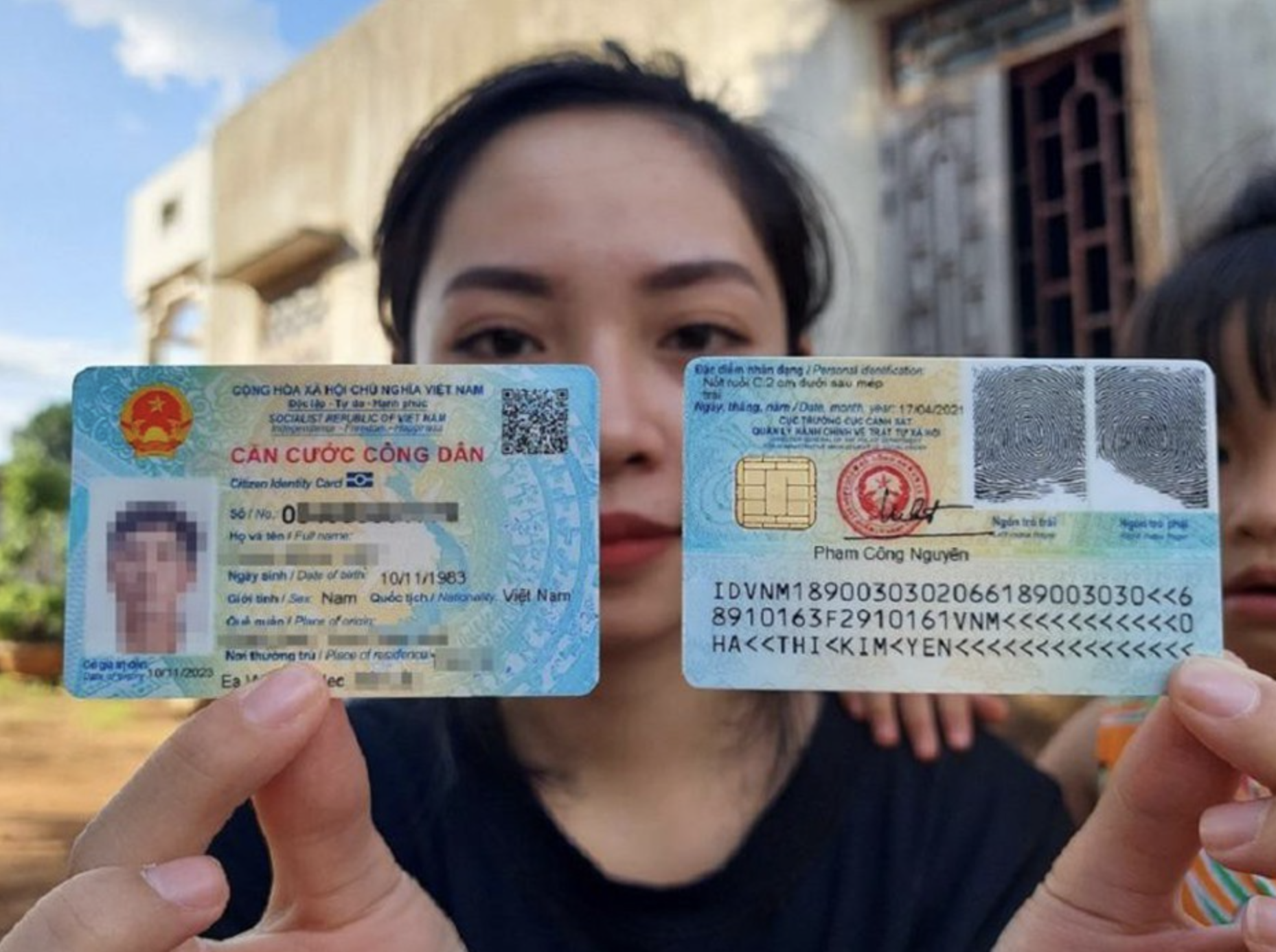 Những người sinh năm 2000, 1985, 1965 có thể bị phạt và khóa tài khoản ngân hàng, kiểm tra thời hạn giấy tờ ngay!- Ảnh 1. Những người sinh năm 2000, 1985, 1965 có thể bị phạt và khóa tài khoản ngân hàng, kiểm tra thời hạn giấy tờ ngay!- Ảnh 1.