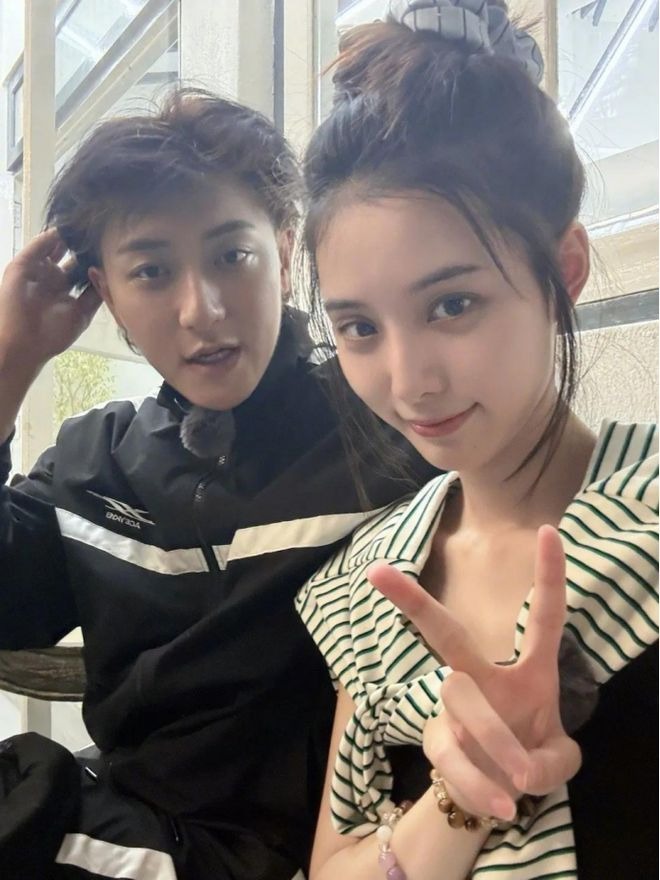 Chủ tịch showbiz và nàng thơ gen Z đi thử váy cưới, hôn lễ thế kỷ sắp diễn ra!- Ảnh 3.