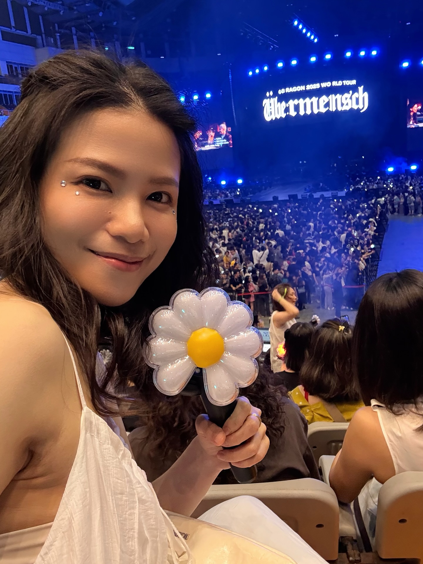 Đại hội sao tại concert G-Dragon: Bạn thân Lee Soo Hyuk bay đến tận nơi, Giả Tịnh Văn và bạn thân Từ Hy Viên bị "ném đá" chiêu trò- Ảnh 14. Đại hội sao tại concert G-Dragon: Bạn thân Lee Soo Hyuk bay đến tận nơi, Giả Tịnh Văn và bạn thân Từ Hy Viên bị "ném đá" chiêu trò- Ảnh 14.