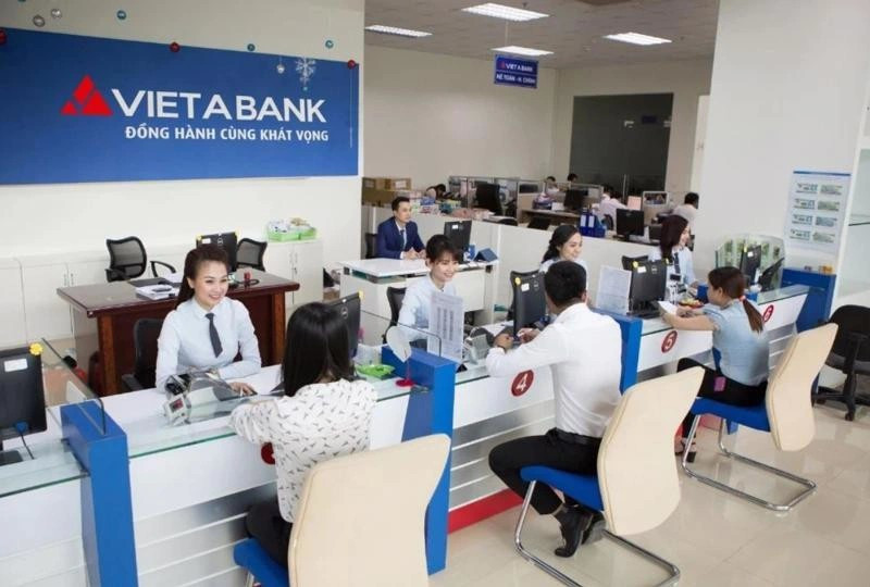 Thêm cổ phiếu ngân hàng 'chuyển nhà'- Ảnh 1. Thêm cổ phiếu ngân hàng 'chuyển nhà'- Ảnh 1.