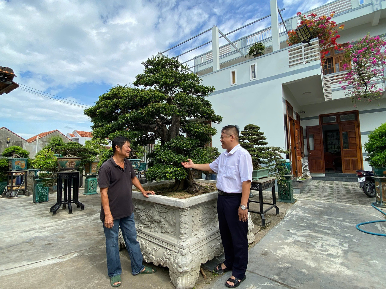 Gặp ông chủ khu vườn tiền tỷ, bán 1 cây xây nhà lầu ở Đắk Lắk- Ảnh 2. Gặp ông chủ khu vườn tiền tỷ, bán 1 cây xây nhà lầu ở Đắk Lắk- Ảnh 2.