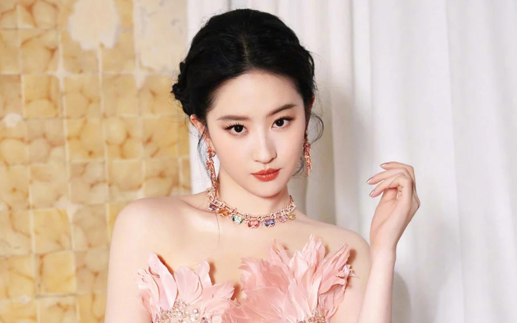 Tìm khắp Trung Quốc không thấy ai trẻ mãi như mỹ nhân này: 11 năm nhan sắc không đổi, đẹp không tì vết xem mê nhức nhối- Ảnh 1.