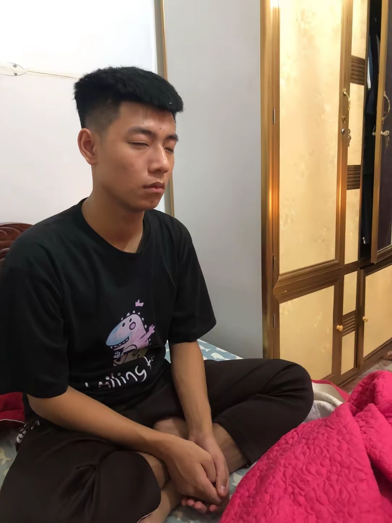 Bị mất thị lực sau tai nạn, chàng trai bỏ dở việc học Y Đa khoa: "Muốn ôm cậu 1 cái"- Ảnh 5.