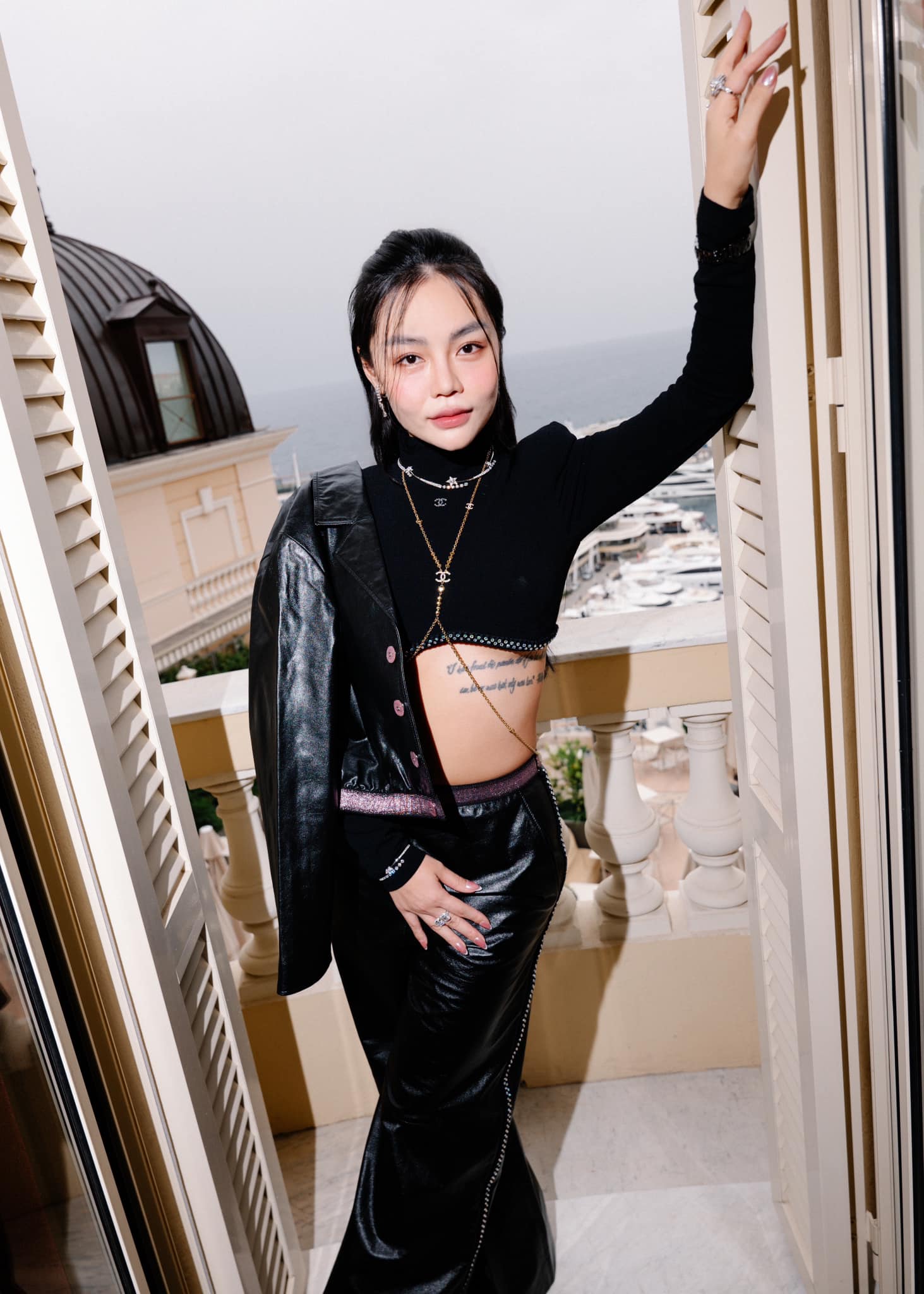 Bất ngờ với Bất ngờ với