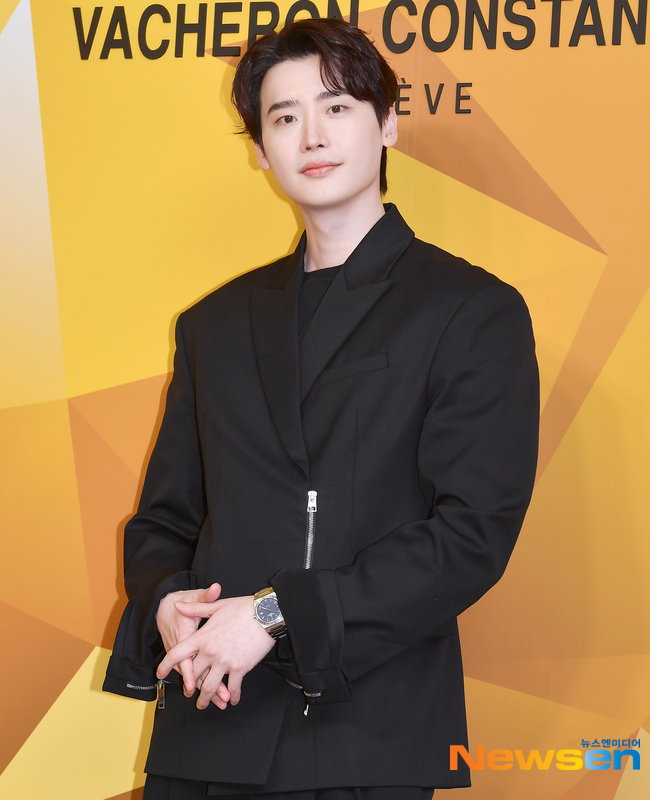 Showbiz có mỹ nam mặc quân phục là đẹp lên gấp tỷ lần, vạn vật đều thua nhan sắc này- Ảnh 7.