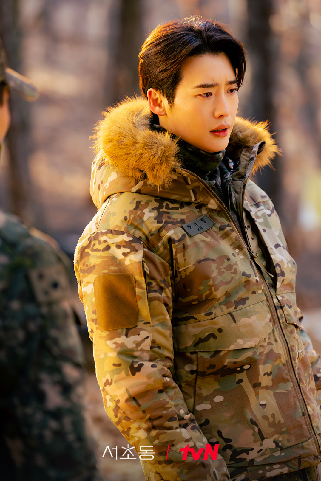 Showbiz có mỹ nam mặc quân phục là đẹp lên gấp tỷ lần, vạn vật đều thua nhan sắc này- Ảnh 2.